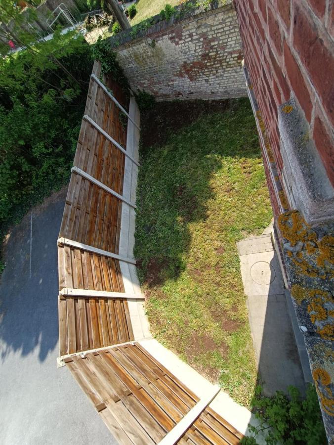 Maison Chaleureuse Avec Netflix Et Ps5 Valenciennes Bagian luar foto