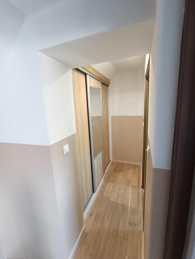 Maison Chaleureuse Avec Netflix Et Ps5 Valenciennes Bagian luar foto