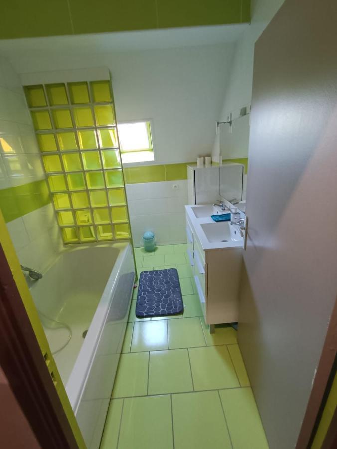 Maison Chaleureuse Avec Netflix Et Ps5 Valenciennes Bagian luar foto