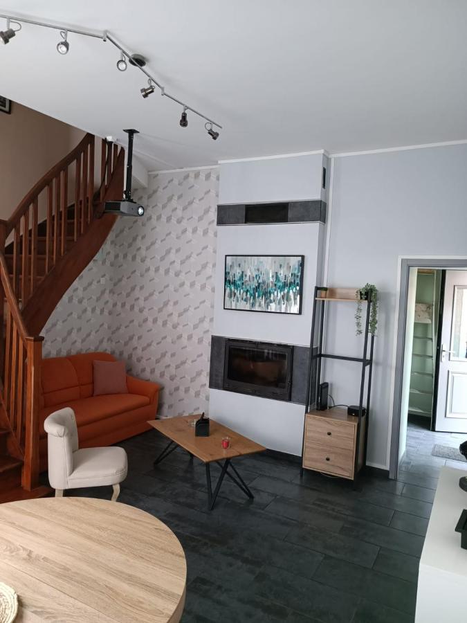 Maison Chaleureuse Avec Netflix Et Ps5 Valenciennes Bagian luar foto